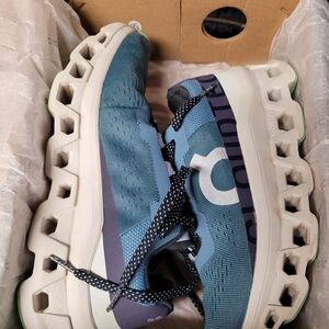 On Cloud Sneakers. Women size 7.5